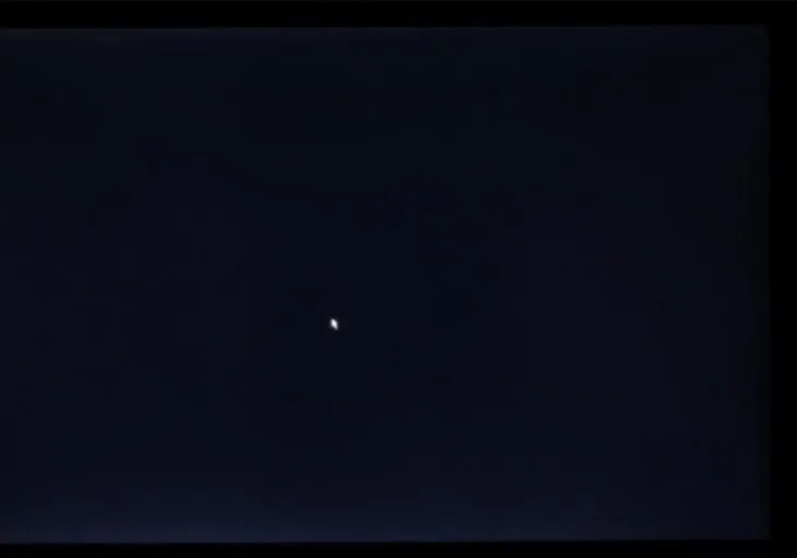 Màn hình của laptop bị đen chỉ thấy chuột