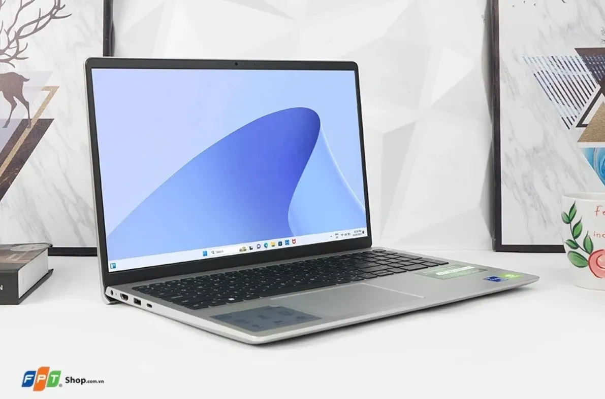 Laptop Dell Inspiron 15 3530 phù hợp cho cả học tập và làm việc chuyên nghiệp