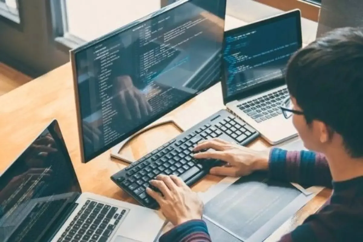 Màn hình IPS Full HD giúp giảm mỏi mắt khi làm việc lâu