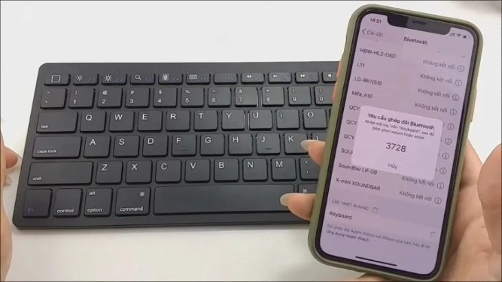 Danh sách thiết bị Bluetooth hiển thị tên bàn phím trên giao diện điện thoại