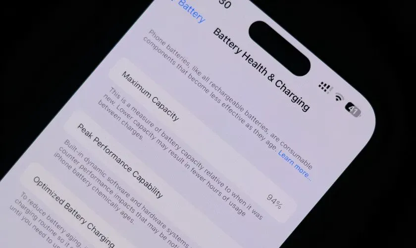 Giao diện Battery Health trên iPhone
