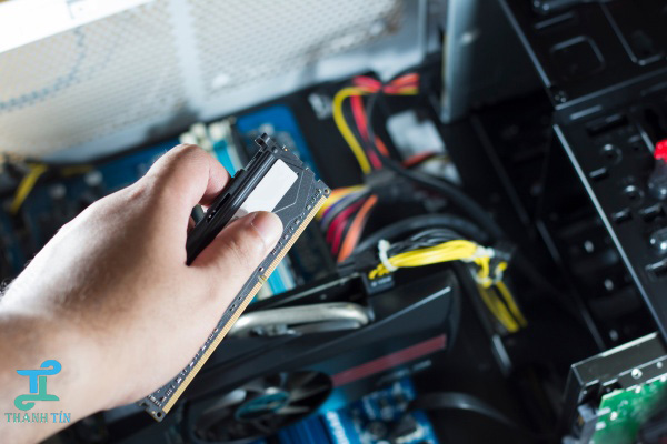 Nên bảo trì máy tính thường xuyên