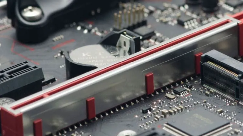 Khe cắm mở rộng cho phép nâng cấp linh kiện