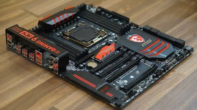 Bo mạch chủ kết nối tất cả linh kiện trong máy tính