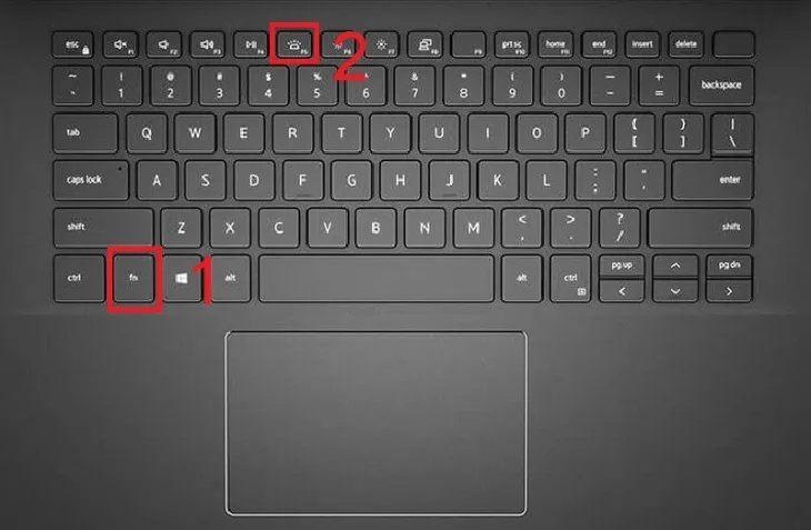 Tổ hợp phím Fn + F5 để bật đèn bàn phím