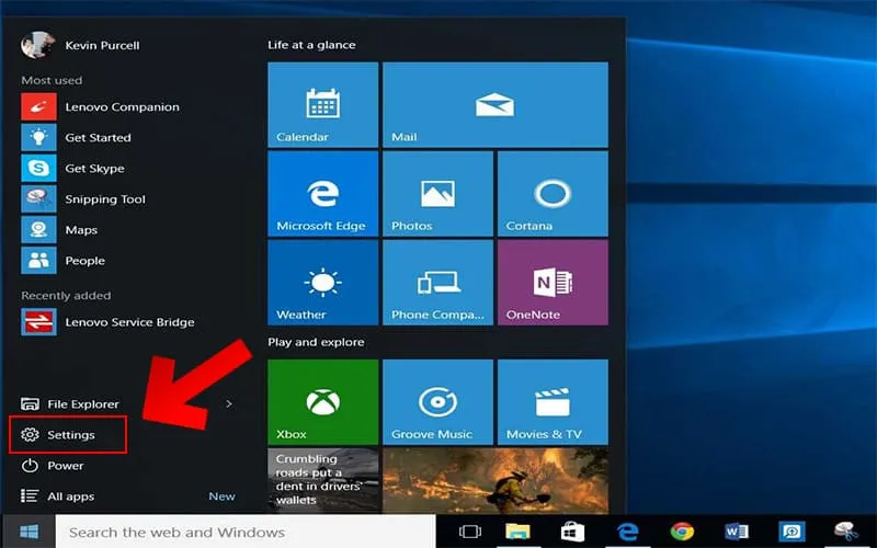 Nhấn vào Start Menu và sau đó nhấn chuột vào Settings