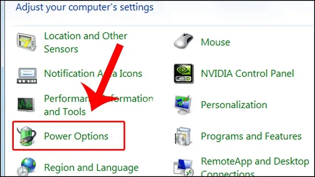 Chọn Power Options trong Hardware and Sound