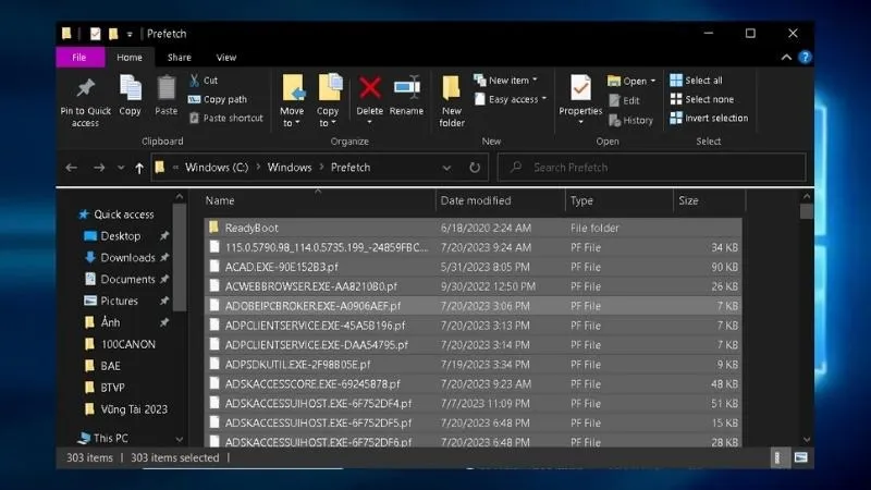 Bước 2: Nhấn tổ hợp phím Ctrl + A và ấn Delete