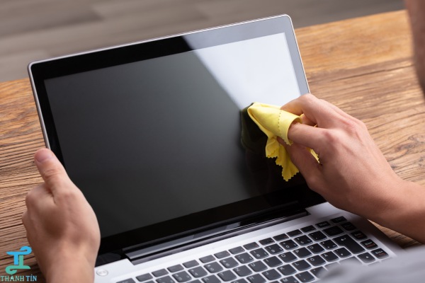 Cần vệ sinh laptop thường xuyên
