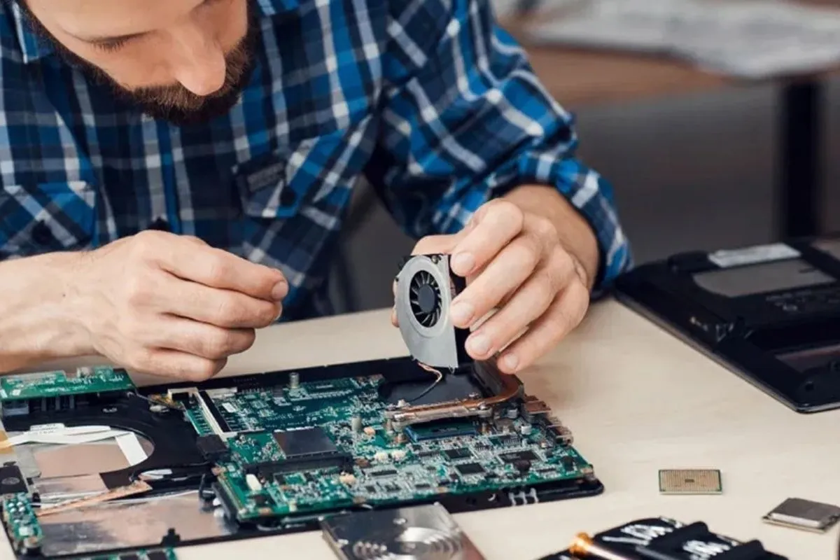 Vệ sinh màn hình đúng cách