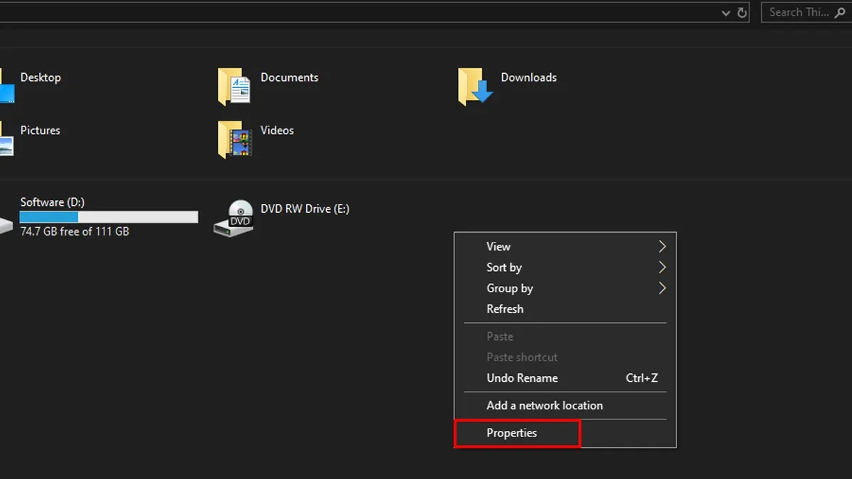 Click chuột phải vào khoảng trống bất kỳ trong cửa sổ This PC