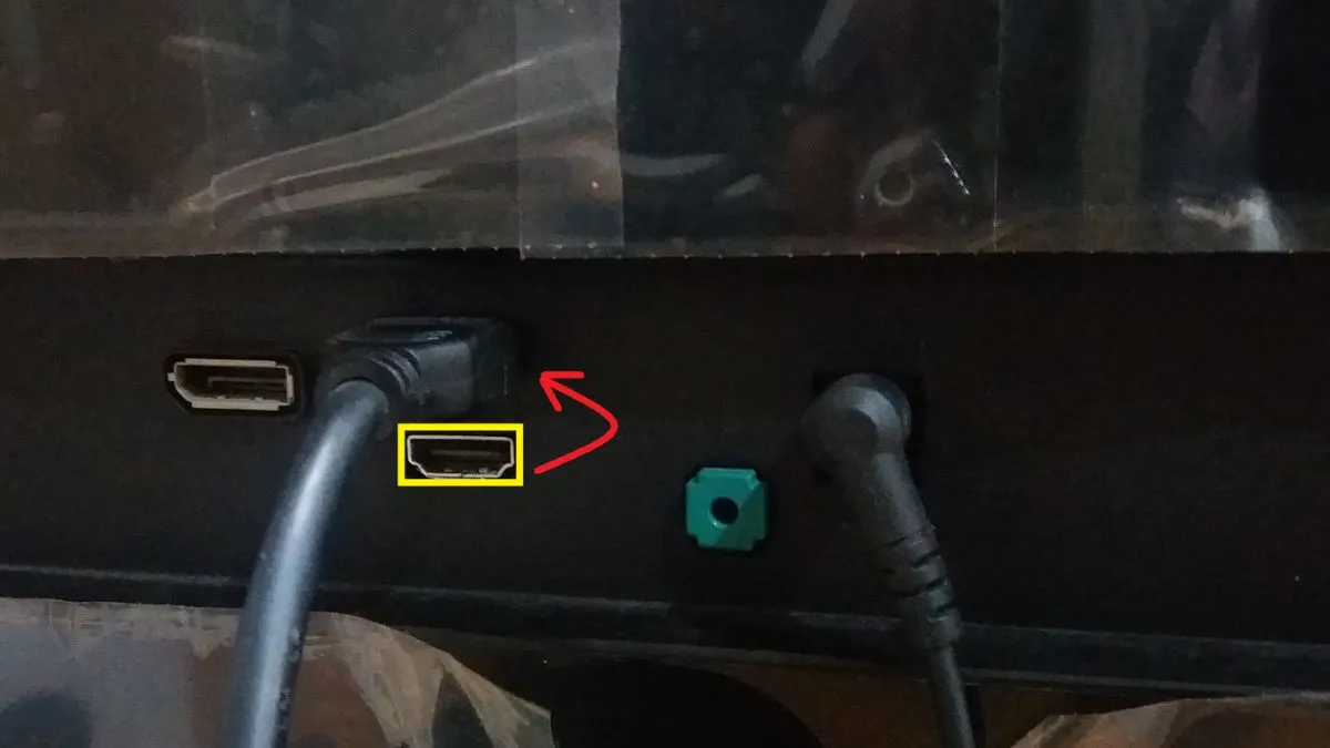 Kiểm tra dây cáp HDMI và VGA khi máy tính mất tín hiệu