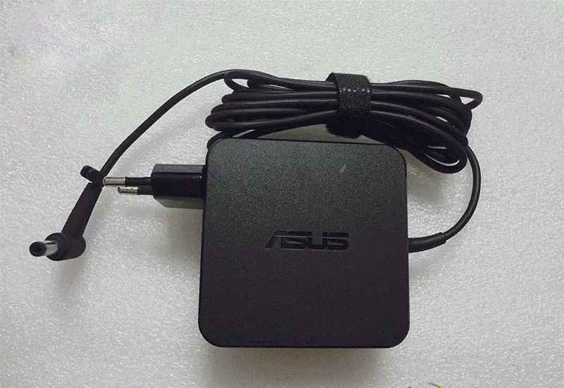 Sử dụng sạc chính hãng Asus