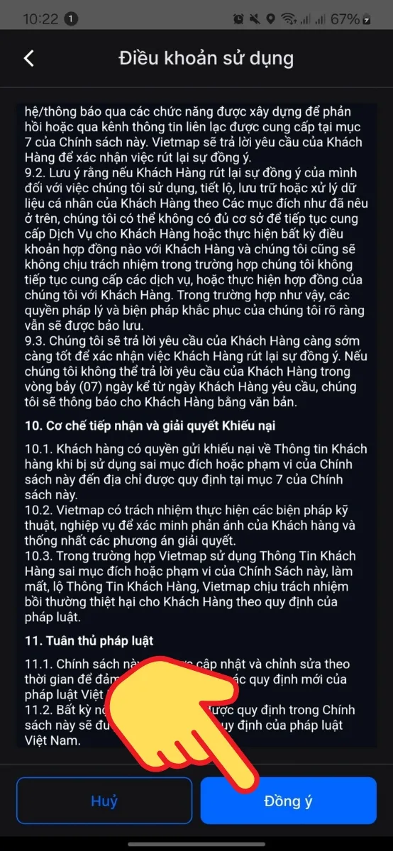 Đọc điều khoản sử dụng, bạn vuốt kéo màn hình xuống cuối trang > Chọn Đồng ý