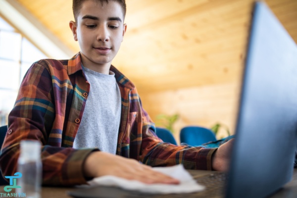 Đội ngũ kỹ thuật viên vệ sinh máy tính Quận 3 cần có kinh nghiệm