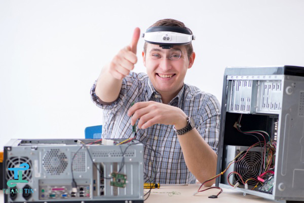 Nên đưa máy tính đến trung tâm khi gặp vấn đề