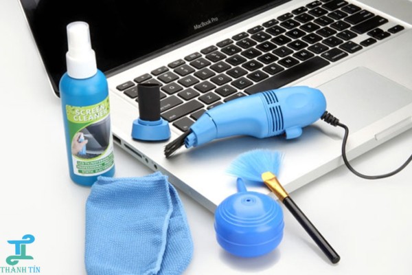 Chọn cồn phù hợp trước khi lau màn hình máy tính bằng cồn