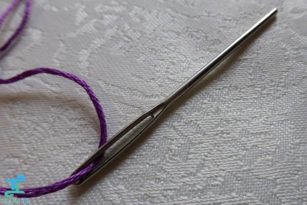 Cách lấy đĩa CD bị kẹt trong laptop bằng kim