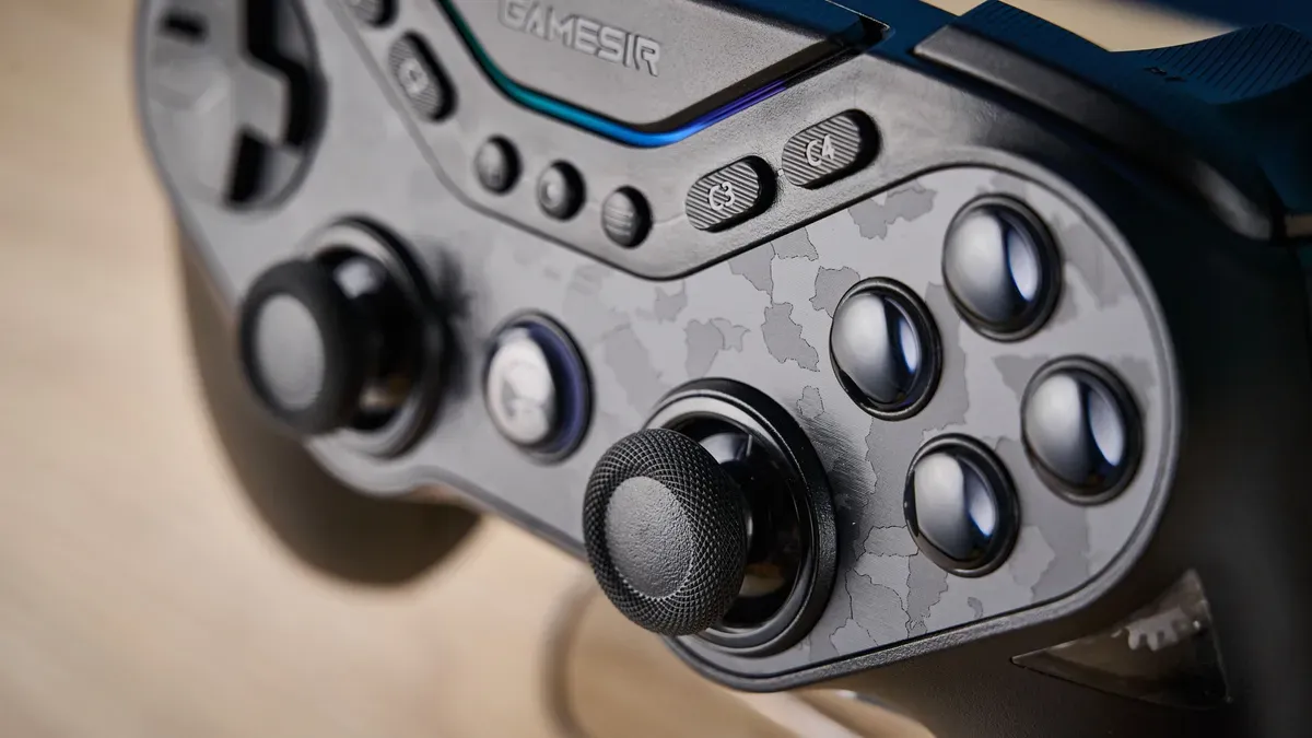 Đèn LED RGB và trung tâm điều khiển của GameSir Tarantula Pro trên PC