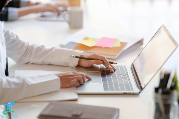 Chạy lại phần mềm laptop bao nhiêu tiền?