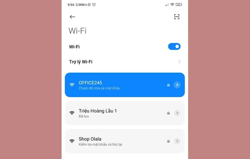 Giao diện chia sẻ WiFi qua mã QR trên Android