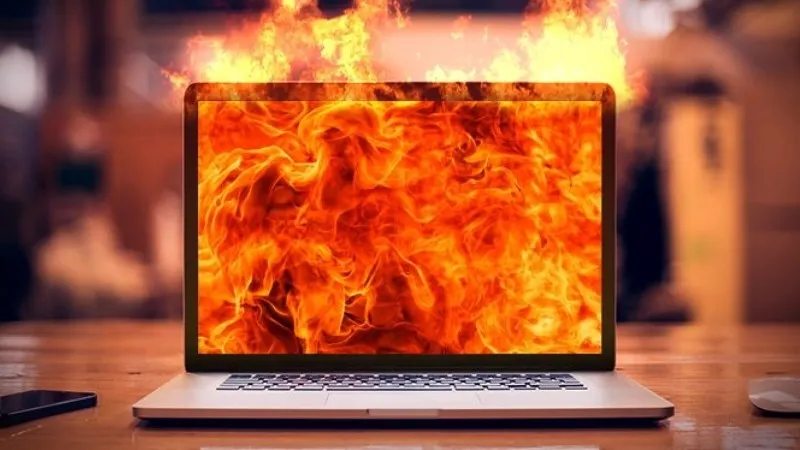 Nhiệt độ cao kéo dài là nguyên nhân hàng đầu gây hỏng main laptop