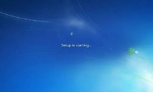 Quá trình khởi động trình cài đặt Windows 7 đang diễn ra