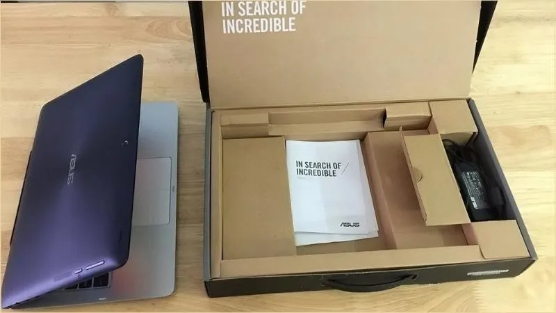 Kiểm tra phụ kiện laptop có nguyên vẹn không