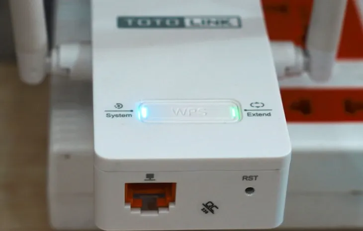 Cấp nguồn cho thiết bị mở rộng sóng Totolink