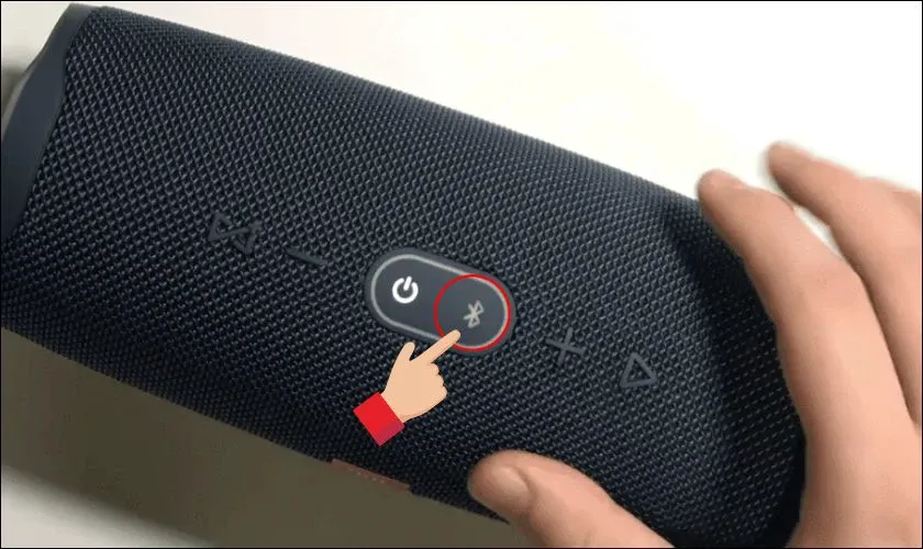 Kích hoạt chế độ pairing trên loa