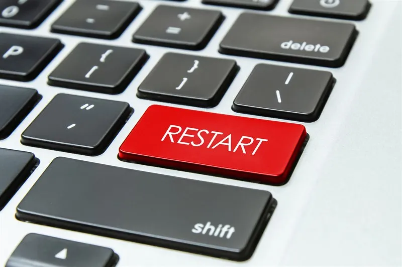 Restart máy tính để làm mới dịch vụ âm thanh