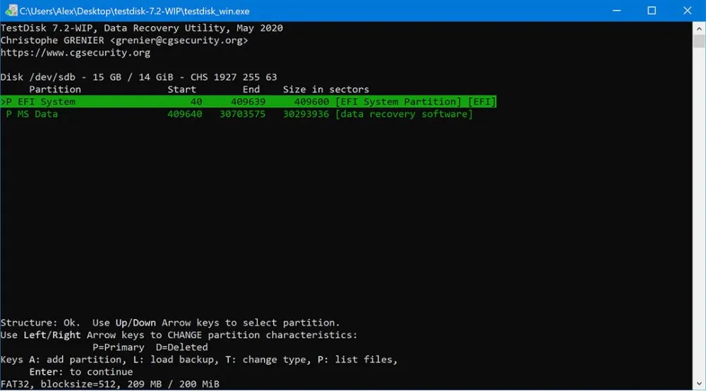 Giao diện dòng lệnh của TestDisk hiển thị danh sách phân vùng