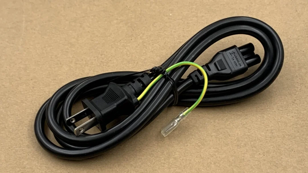 kiểm tra adapter nguồn laptop