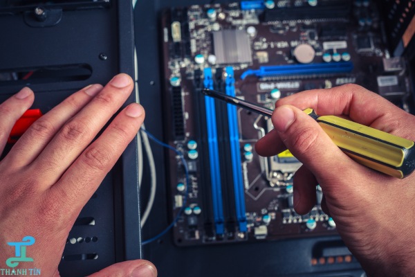 Kiểm tra linh kiện khi máy tính bị lỗi màn hình xanh