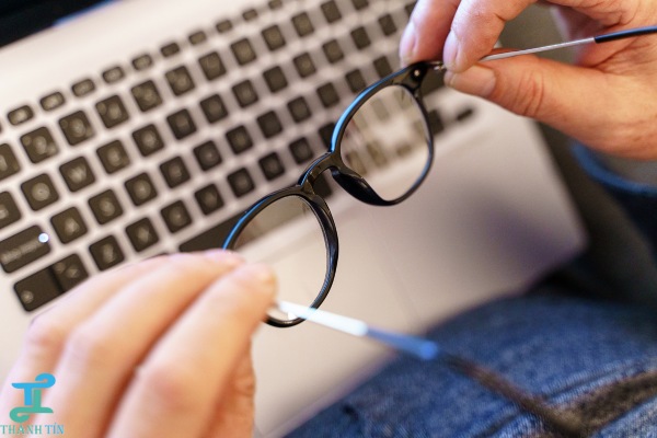 Kiểm tra kỹ lưỡng sau khi thay bản lề laptop