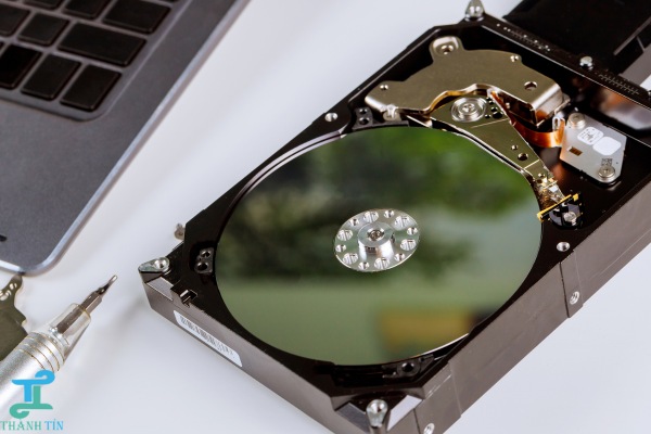 Kiểm tra tình trạng ổ cứng trước khi cài lại Windows