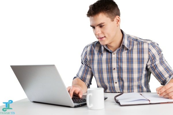 Kiểm tra tình trạng laptop trước khi sửa