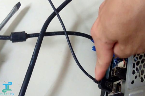 Kiểm tra nguồn điện và các dây kết nối