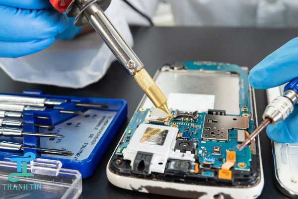 Kiểm tra phần cứng khi sửa máy tính Quận 8