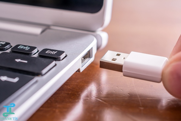 Kiểm tra thiết bị đầu cuối nếu chuột cảm ứng laptop bị loạn