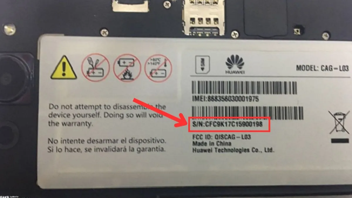 Tem nhãn chứa số Serial Number và ngày sản xuất dưới đáy máy