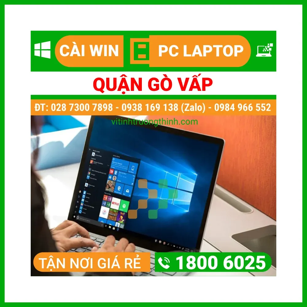 Kỹ thuật viên đang thực hiện cài đặt Windows chuyên nghiệp cho máy tính khách hàng