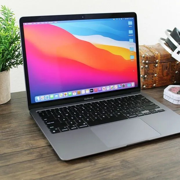 MacBook Air M1 vẫn là lựa chọn cân bằng năm 2026