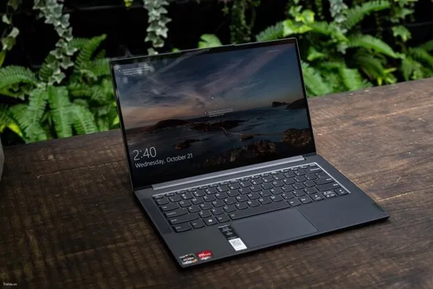 Lenovo Yoga Slim 7 với màn hình 14 inch