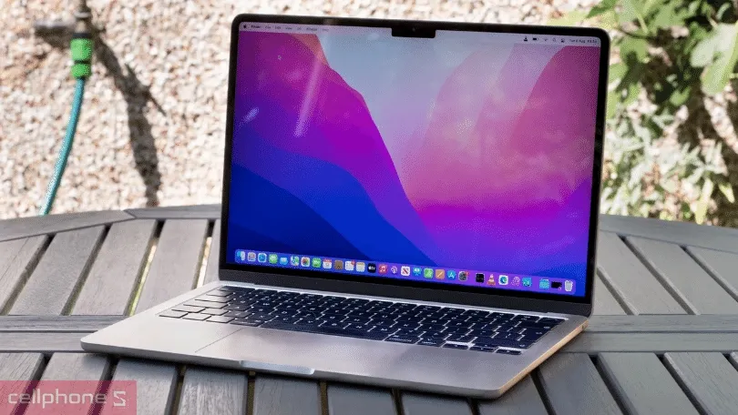 Nâng cấp RAM và SSD giúp laptop 14 inch hoạt động mượt mà hơn