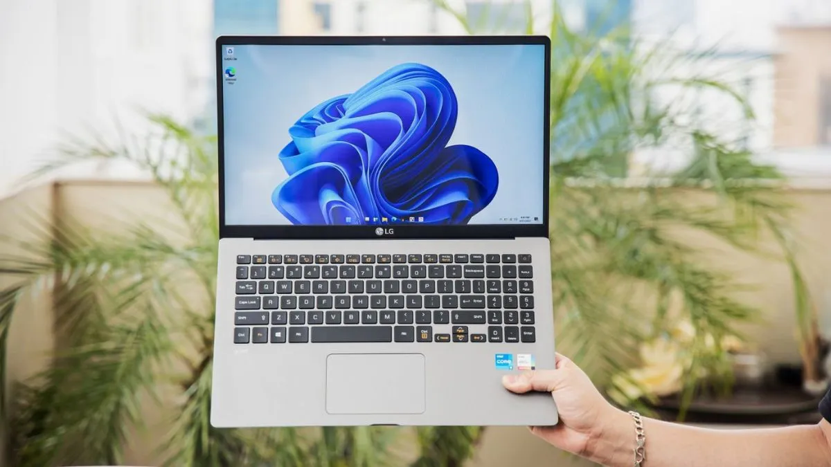 Lựa chọn laptop 15 inch cần cân nhắc giữa không gian làm việc và trọng lượng