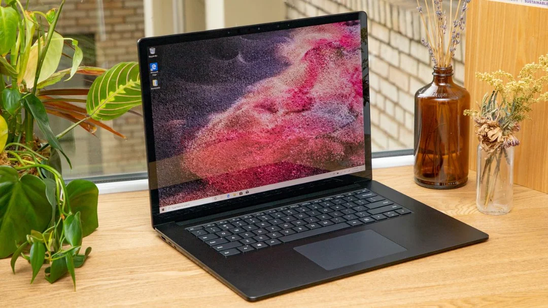 laptop 15 inch dài rộng bao nhiêu cm - hình minh họa 2