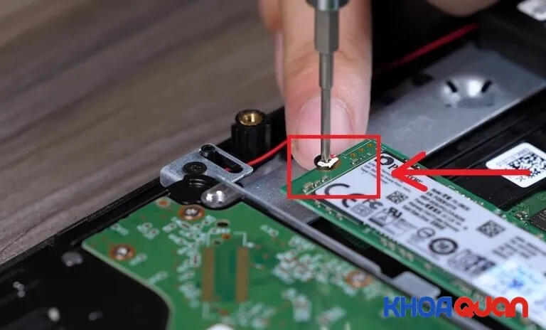 Kiểm tra phần cứng laptop cần được thực hiện bởi kỹ thuật viên có kinh nghiệm