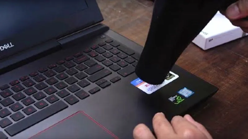 Sá»­ dá»¥ng máy sáº¥y tóc càng khiáº¿n cho laptop hÆ° há»ng náº·ng hÆ¡n