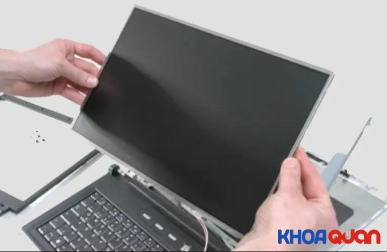 Màn hình laptop HP bị hỏng có thể khiến máy trông như không khởi động được dù đèn vẫn sáng